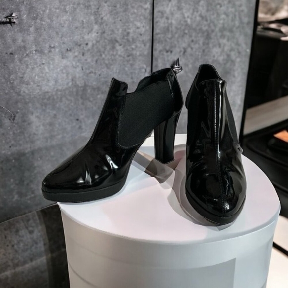 EMPORIO ARMANI Black Patent Leather Chelsea Ankle Boots Size 8-8.5 - Picture 3 of 12